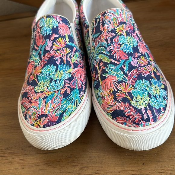 Lilly Pulitzer Julie Sneaker Size 8 - Picture 4 of 14